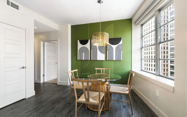 NOLA Charm Luxury 4-Bed Retreat Steps from French Quarter