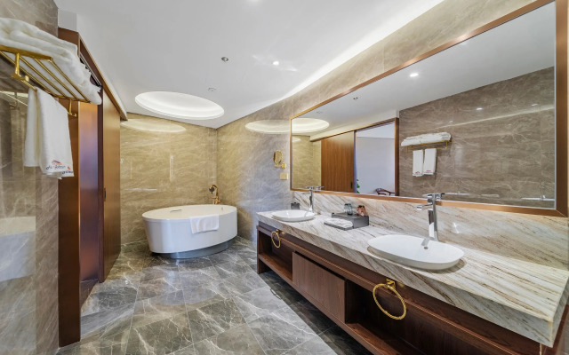 Ramada by Wyndham Guilin Yangshuo Resort