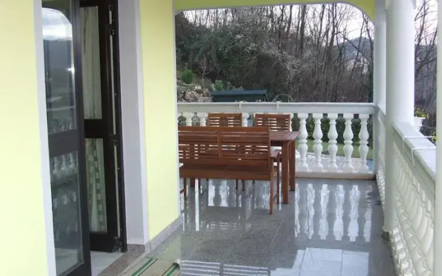 Apartments Zarečki Krov