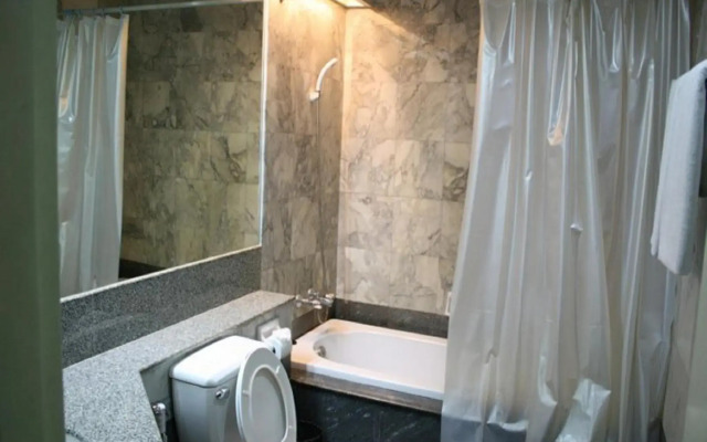 The Legacy Sukhumvit, an Aspira Collection