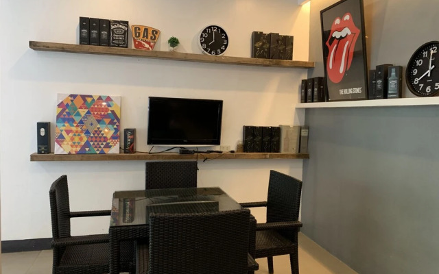 Anton's Loft Designer Resort Pansol