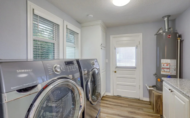 Sunny Hearne Home Near Universities!