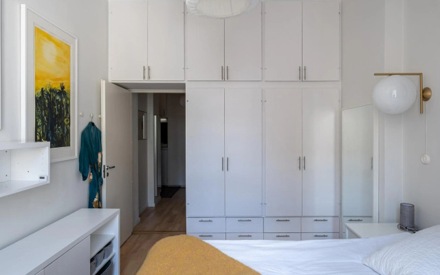 Luxury 2BR Central Getaway, Workation, Staycation, Remote Work