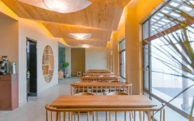 Xiangjian Chashe Hostel