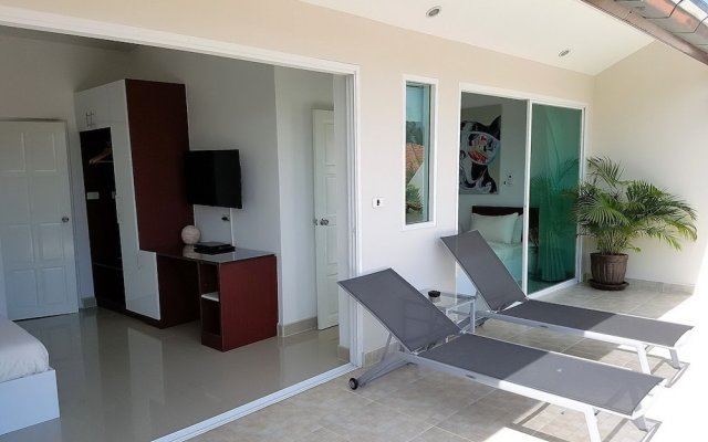 "beachside 3-bedroom Townhouse w/ Private Pool at 70 Meters From Beach"
