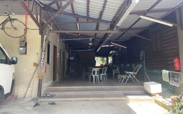 OYO 90971 Pollock Homestay