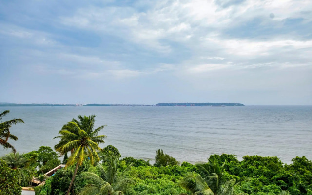 LohonoStays Villa Solace