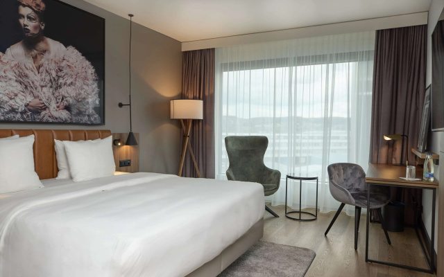 Radisson Blu Hotel Zurich Airport - Image 7