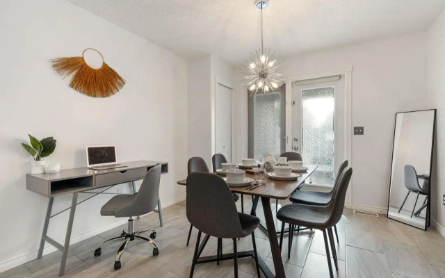 Dino Roar I Sleeps 12 I New