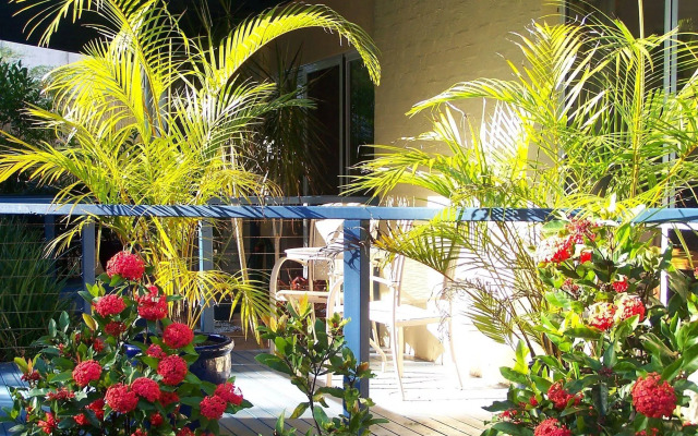 Azura Beach House B&B