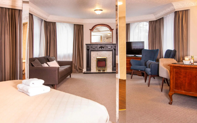 Bredbury Hall Hotel