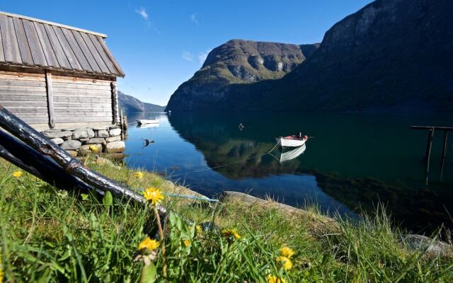 Visit Undredal