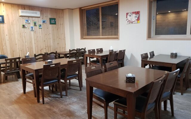 Brown-dot Hotel Paju Heyri