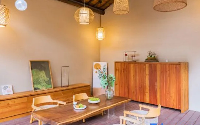 Allen's Homestay · Triscape Cloud Isle Pool & Stream Retreat