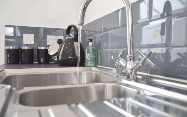 No 40, 5 beds, sleeps 7