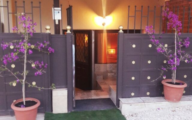 The golden brown luxury guesthouse