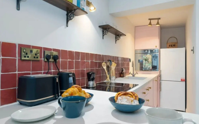 Host Stay The Courtyard at Egremont Place