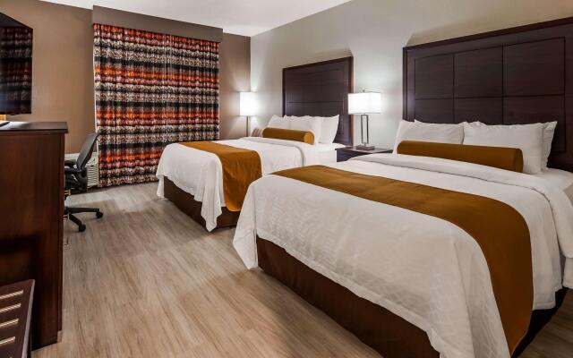 Orangewood Inn & Suites Kansas City Airport
