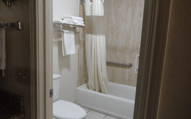 Pearsall Executive Inn