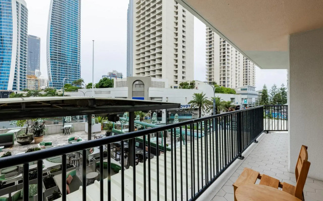 BUNK Surfers Paradise - International Backpacker Hostel
