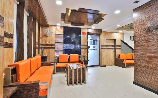 OYO 13398 Hotel Relish