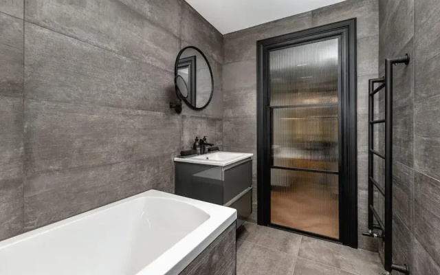 Near Transport - Fireplace - Wifi - Sleeps 2