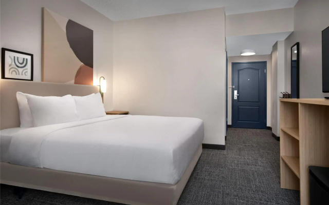 Spark by Hilton Lakewood Denver Southwest