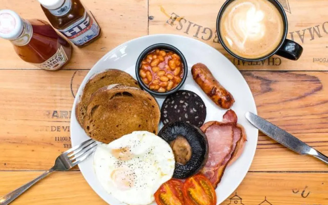 Bear and Ragged Staff