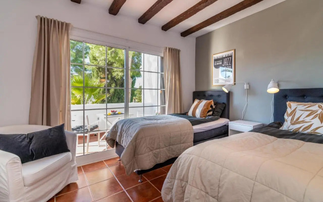 Newly renovated 3 bedroom apt next to Puerto Banús