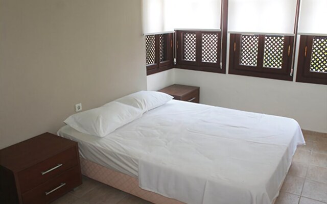 Funky Monkey Hostel & Pub Antalya - Adults Only