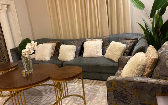 Luxury 3 Bedroom Apartment - Very Spacious