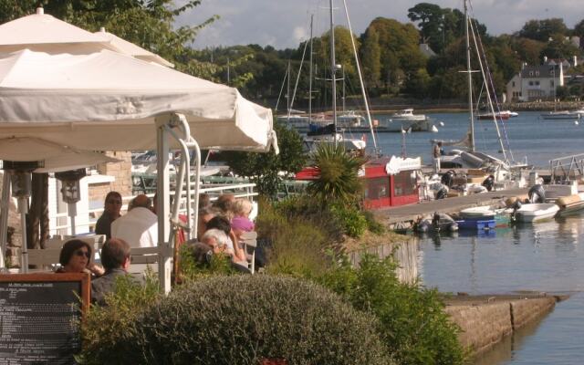 Modern Apartment Near Beach in Benodet France