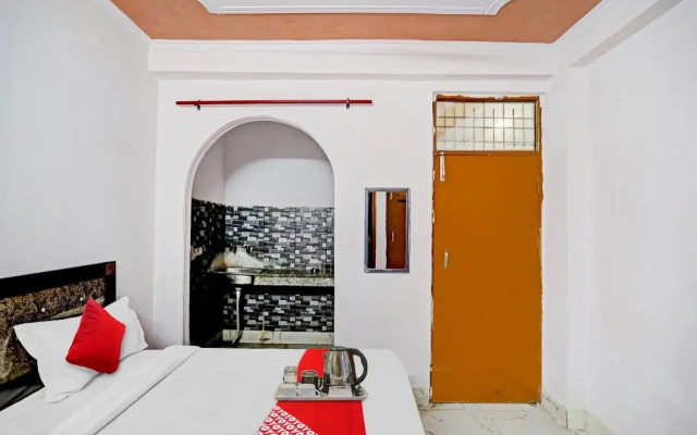 OYO Flagship 70155 Royal Stay