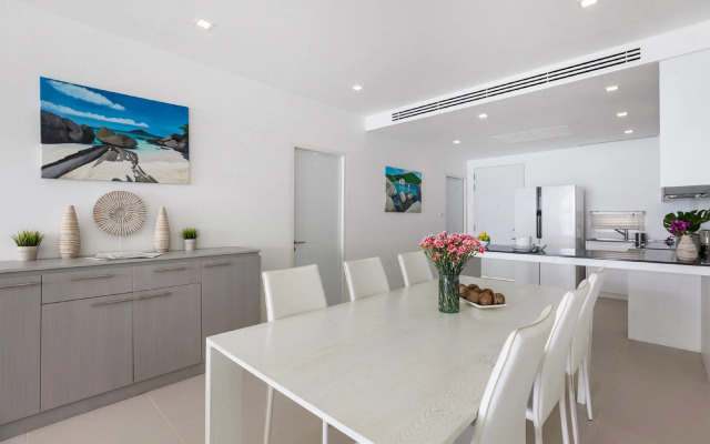 Luxury Apartment Unique Residences