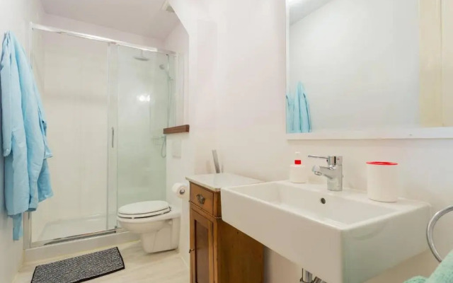 Villa Costanzi: Comfy Apartment Below The Cucco