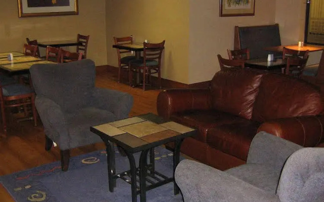 Plaza Suites
