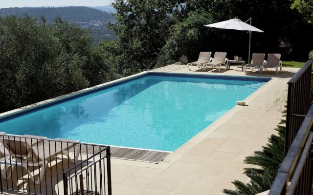 Modern Villa with Private Pool in Cabris