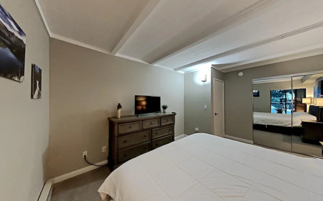 Spacious 2 BR Units at 1849 Condos With Free Pool, Parking & Wifi