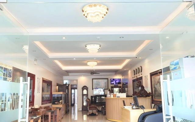 Luxury Airport Hotel & Spa