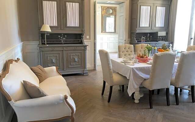 Chateau de Thuries