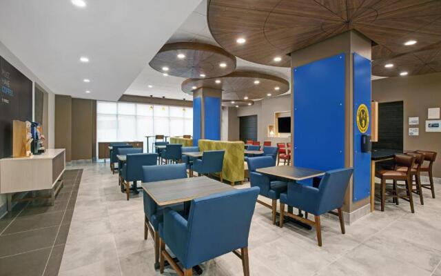 Holiday Inn Express Milwaukee Downtown by IHG
