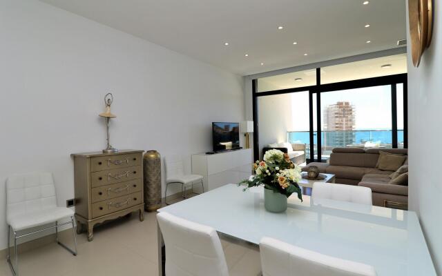 Sunset Drive 1-46 Poniente Beach