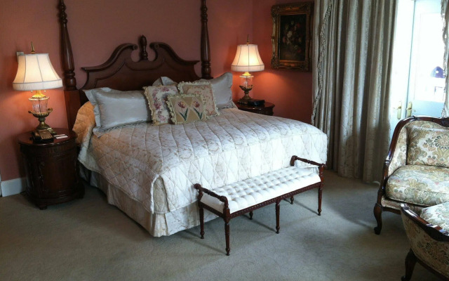 Market Pavilion Hotel