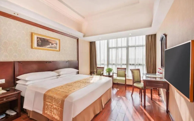 Vienna Hotel ( Shenzhen Fuyong Bridge Branch)