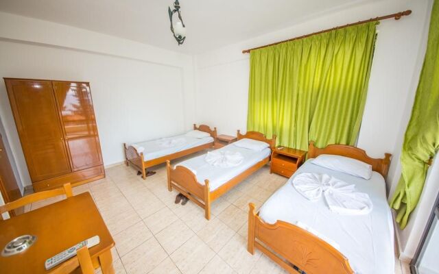 Blue Saranda Hotel