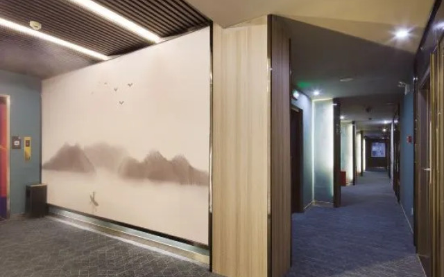 Meitu Light House Hotel