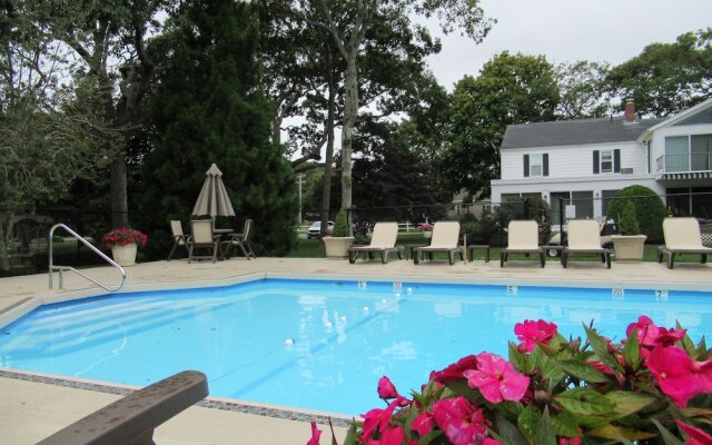 Falmouth Heights Motor Lodge