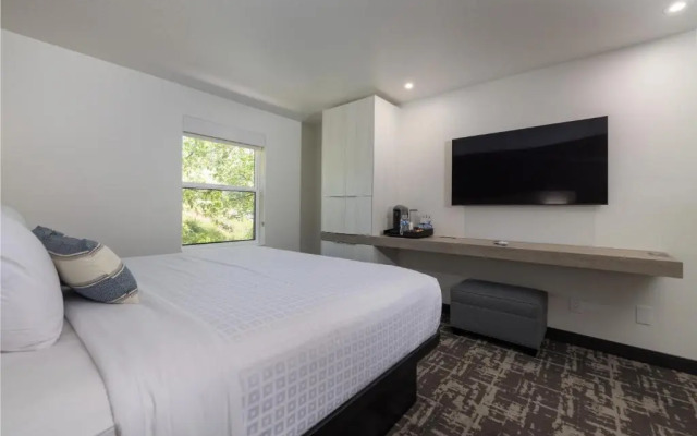 Quality Inn & Suites Montclair