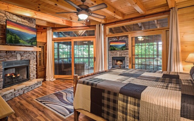 Grand Mountain Getaway 8 Bedroom Home by Redawning
