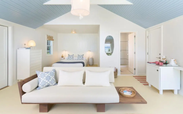Silver Sands Motel & Beach Bungalows